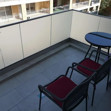 Studio Lake Boutique Mamaia