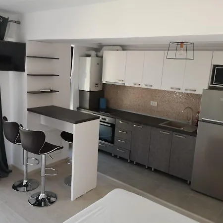 Studio Lake Boutique * Mamaia