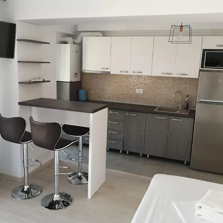 Studio Lake Boutique Mamaia
