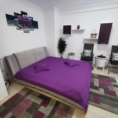 Studio Lake Boutique *